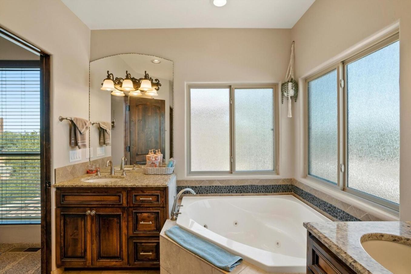 Luxury Tuscan Villa Near Old Town アルバカーキ エクステリア 写真
