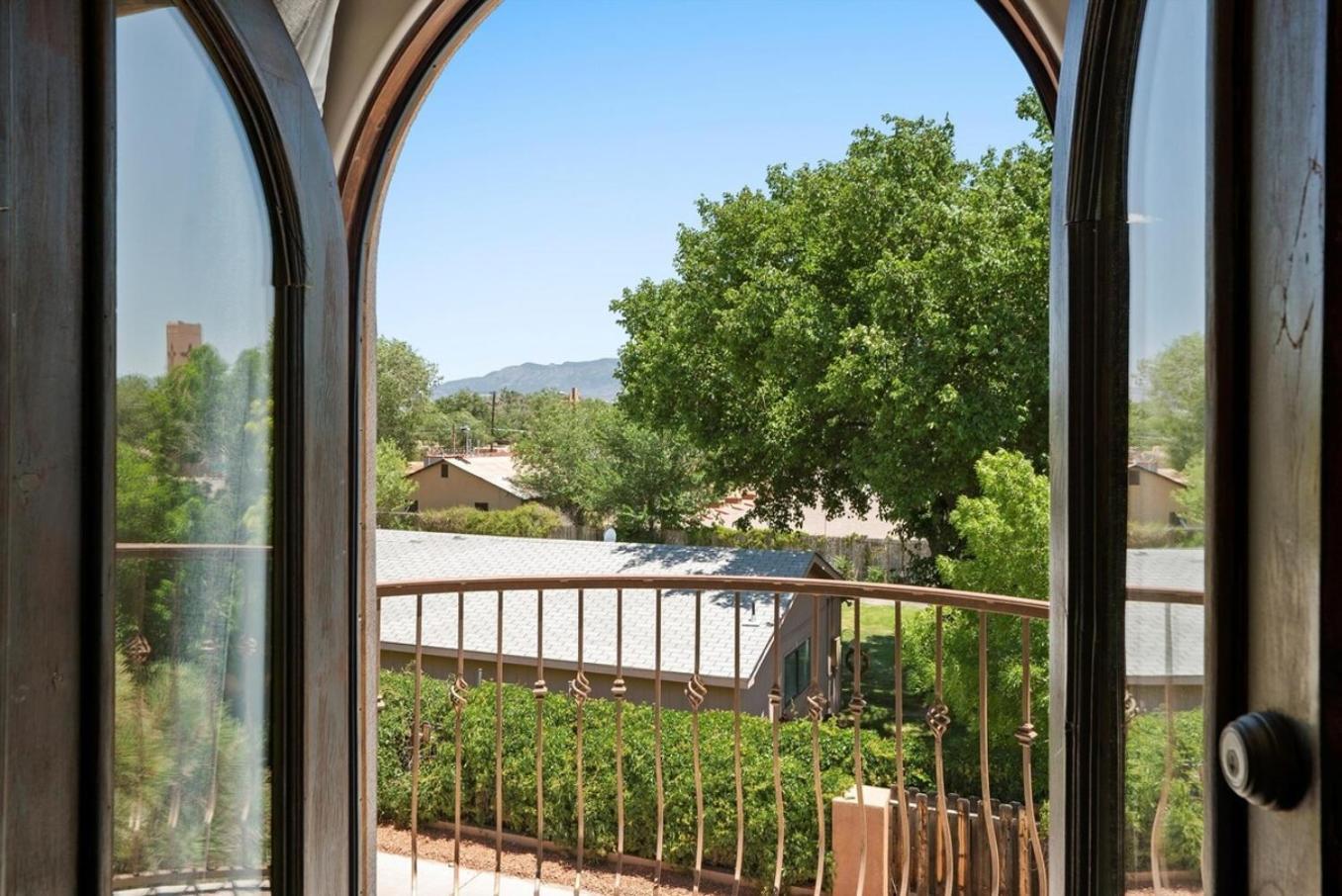 Luxury Tuscan Villa Near Old Town アルバカーキ エクステリア 写真